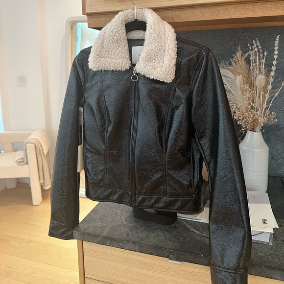 NWT Aritzia Tempest Jacket - Picture 3 of 4